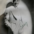 Cab CALLOWAY (1907/1994) Chef d’orchestre et chanteur de jazz américain Très belle photo sous passe partout 24 x 30cm avec signature autographe de Cab Callooway 250€ (petite tache d’humidité dans […]