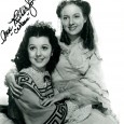 Ann RUTHERFORD (1917/2012)     Photo noir et blanc sous passe partout 24 x 30, avec signature autographe de Ann Rutherford, dans le rôle de « Carreen » pour le film « Autant […]