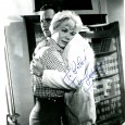 Jack LEMMON (1925 / 2001) Acteur, réalisateur américain. Certains l’aiment chaud, La garçonnière, Missing, JFK…….. Jack Lemmon Doris Day (It happened to Jane, 1959) Dédicace autographe à l’encre. 160€