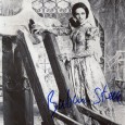 Barbara STEELE Actrice Britannique, Elle est surtout connue pour avoir été spécialisée dans les films d’épouvante, tournés principalement en Italie Photo avec signature autographe vendu