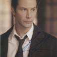 KEANU REEVES Photo sous passe partout 24 x 30 cm portant la signature autographe 65€